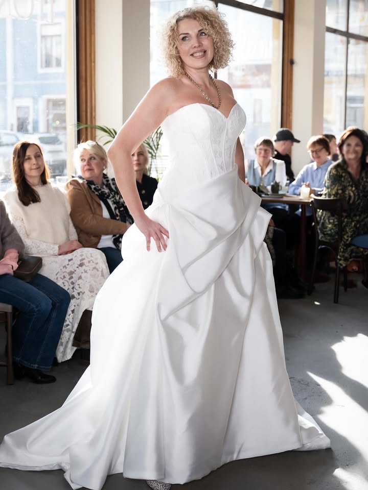 Valkoinen Kreivitär